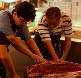 thumbnail_Tsukiji_Fish_Market_:_Fresh_Sushi_and_Special_Lecture