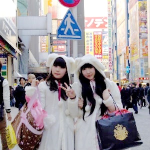 thumbnail_Go_shopping_with_Japanese_Lolitas!